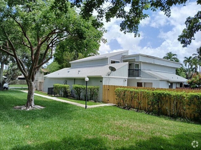 Building Photo - 617 NW 132nd Ter Rental