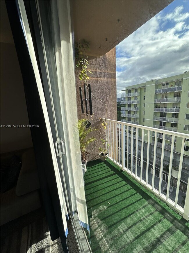 Photo - 218 NW 12th Ave Unit 1003