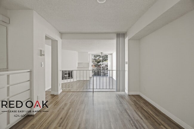 Photo - Essex Suites Apartments