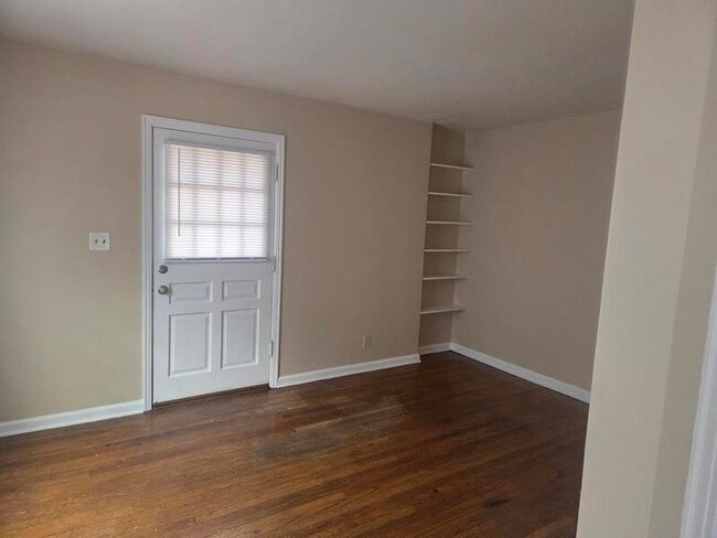 Photo - 679 Woodruff Pl E Dr