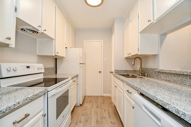 Photo - 2822 Briarhurst Dr Unit 43
