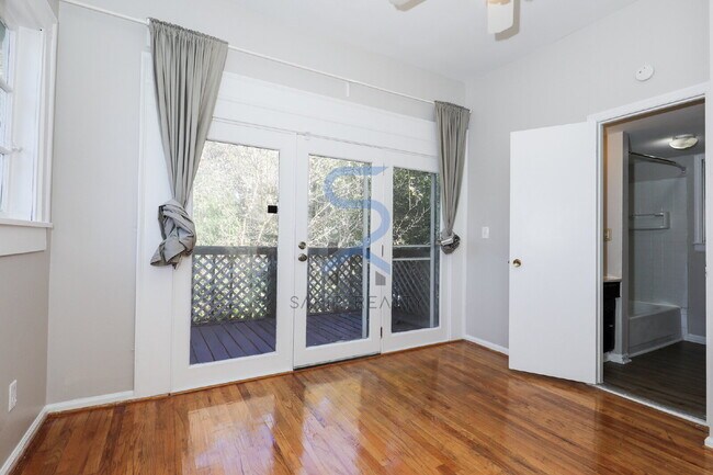 Photo - 920 Greenwood Ave NE