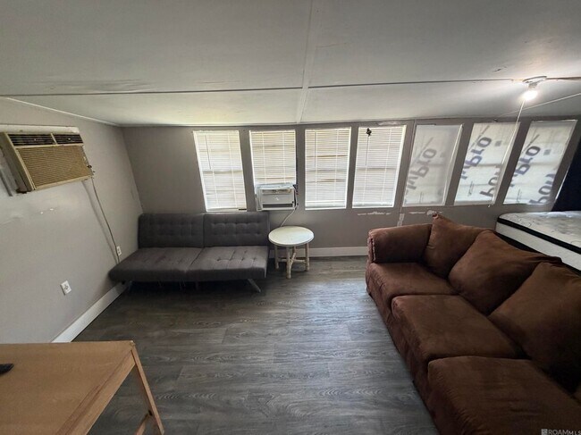 Photo - 6865 Island Rd