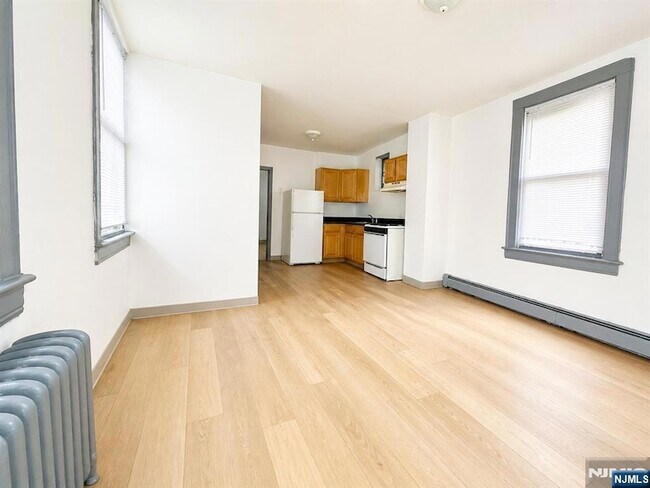 840 Mt Prospect Ave Unidad 1