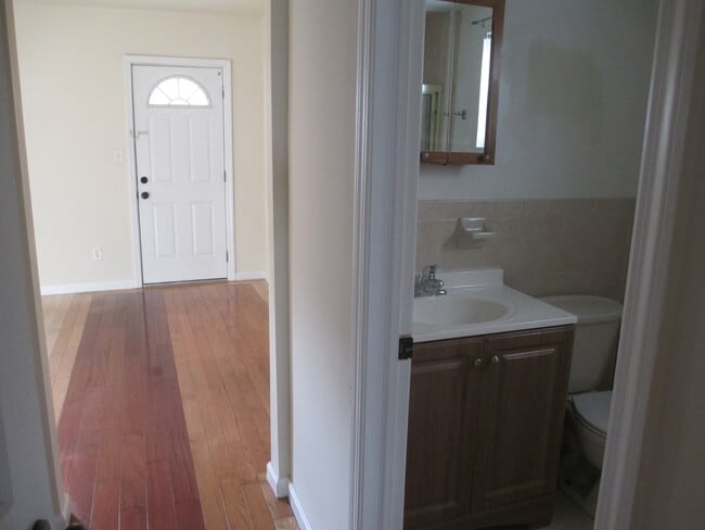 Photo - 208 Vine St Unit 1 Floor