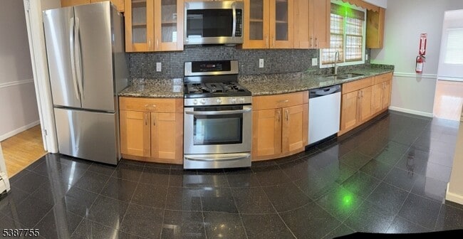 Photo - 134 Oak St