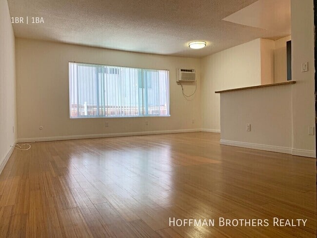 Photo - 1847 Winona Blvd Unidad 106