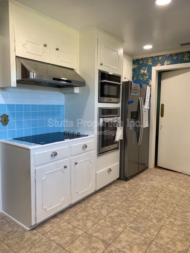 Photo - 1924 Chisholm Rd