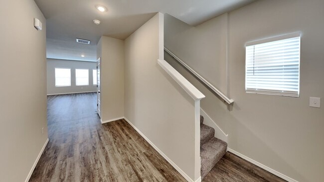 Photo - Very Nice and Spacious 4 Bedroom Home in Mustang Schools
