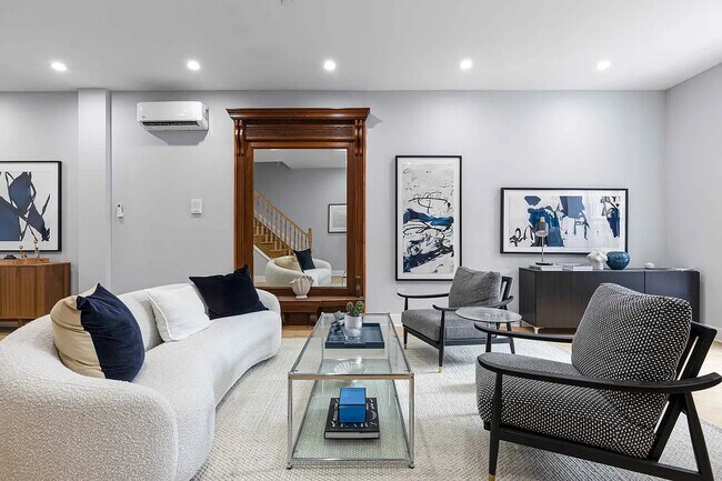 Photo - 307 W 136th St