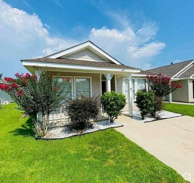 Building Photo - Belle Chase Rental