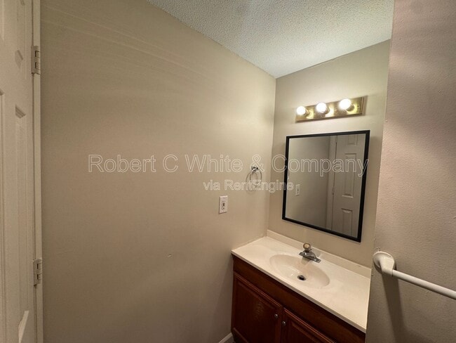 Photo - 195 Burgundy Hill Ln Unidad 195