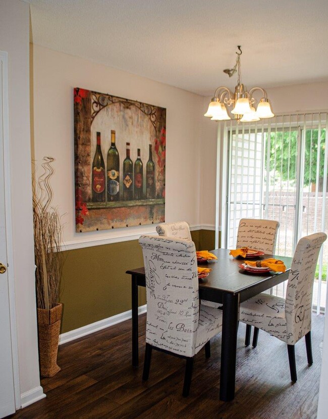 Photo - Vista Villa Apartments