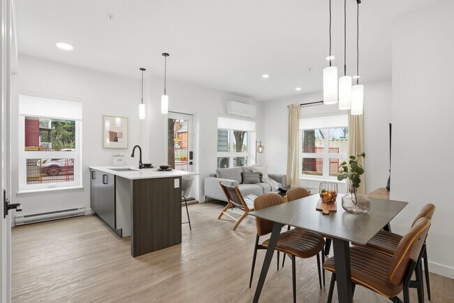 Building Photo - 7804-7107 107 St NW Unit 104