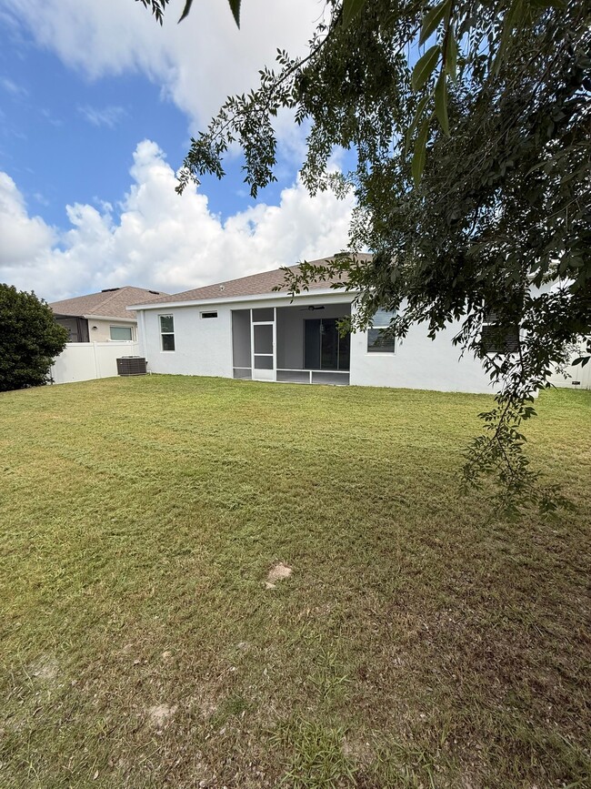 3458 Autumn Amber Dr