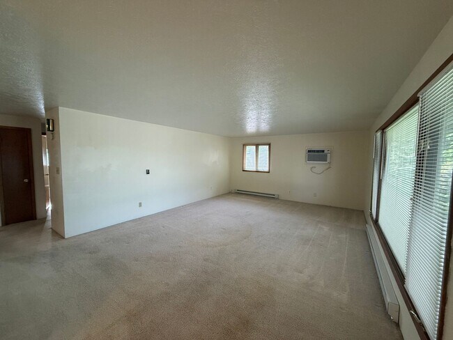 2825 5th Ave Unidad JTAM Properties - 2825 5th Ave Apt 3