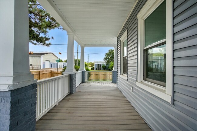 Photo - 656 Florida Ave