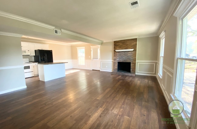 Photo - 105 Osmond Dr