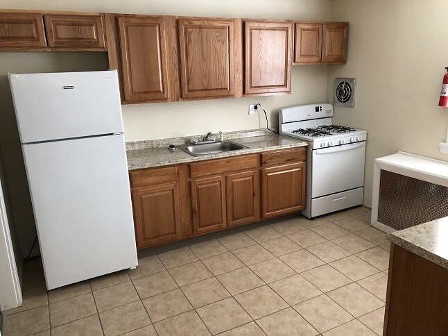 Photo - Romeo Court Apartments