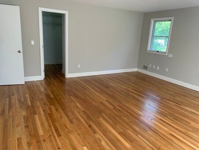 Photo - 28 Lantern Ln