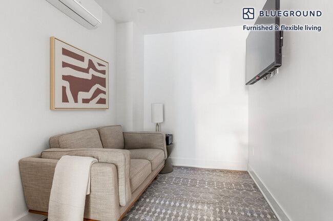 Photo - 307 W 39th St Unit FL2-ID2117