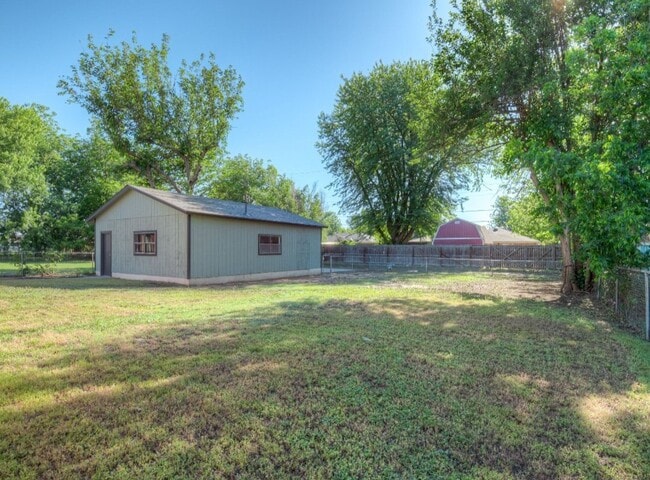 Photo - 510 N Oak St
