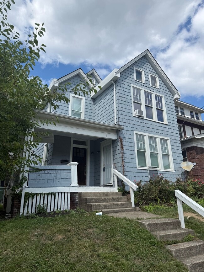 Building Photo - 236 E Lane Ave Rental