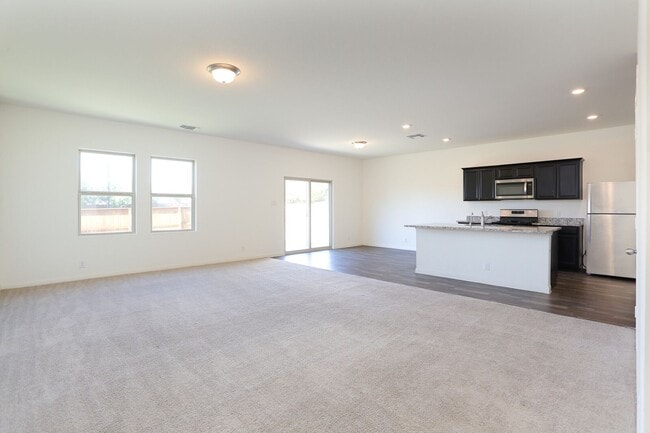 Photo - 4 bedroom available now