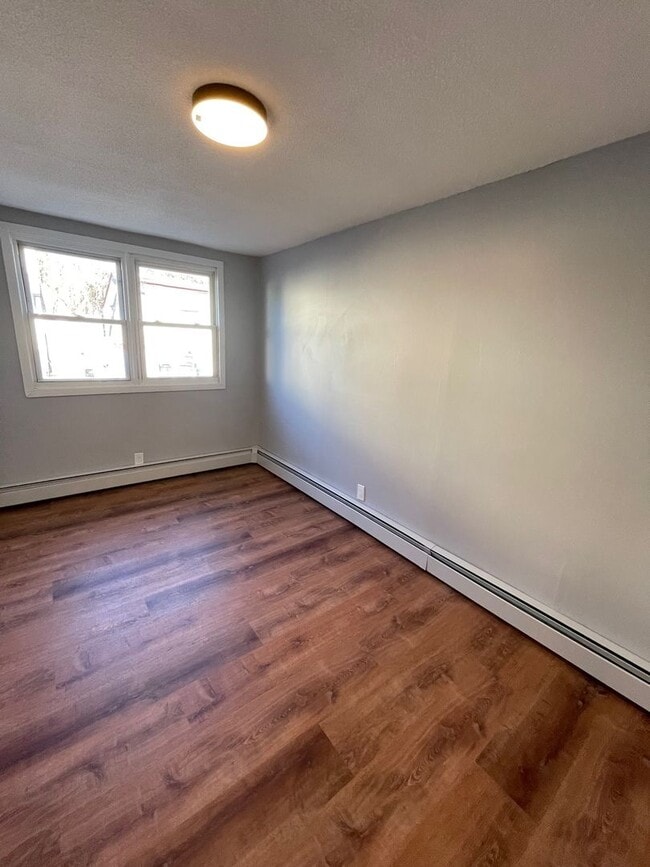 Photo - 57 Van Ness St Unidad 1