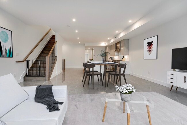 Photo - 290 Griffith St Unidad 2