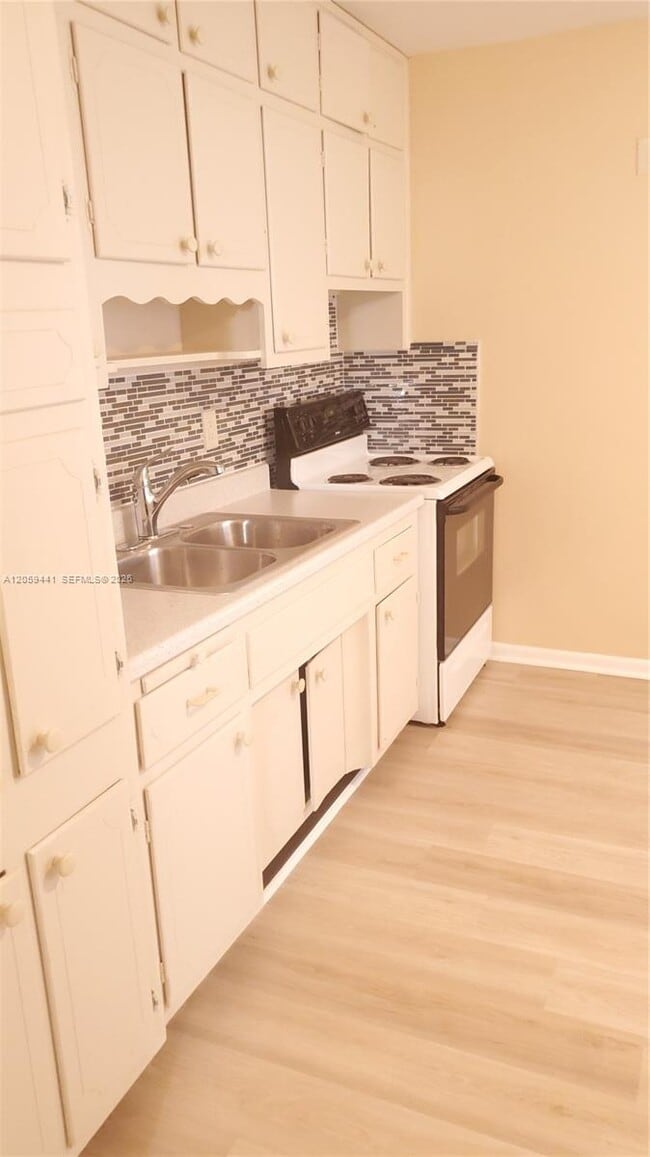 Photo - 619 N D St