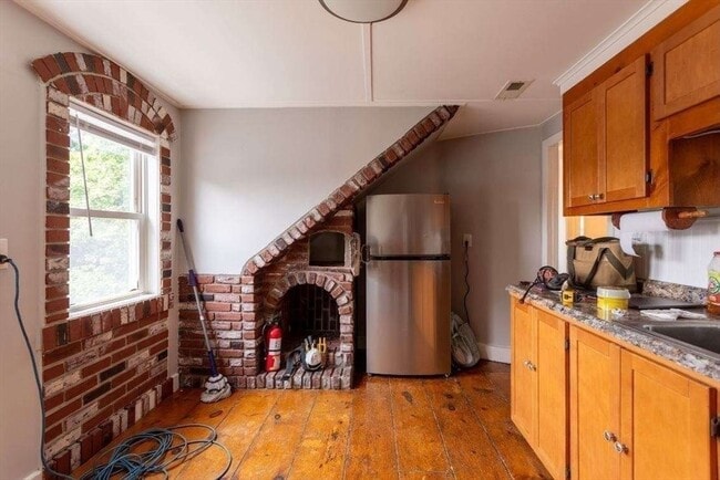 Building Photo - 152 East St Unit 3 Rental