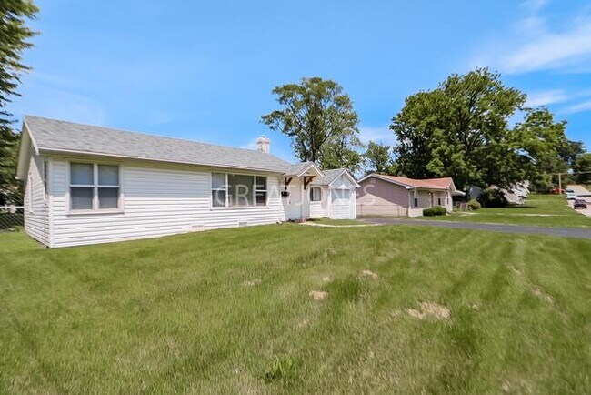 Photo - 9207 Bobb Ave