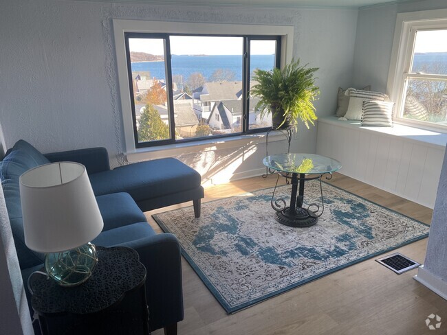 Building Photo - 9 Gladstone St Unit FURNISHED SEASIDE APT.