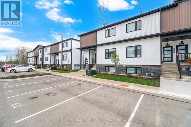 Photo - 321 - 4263 FOURTH AVENUE
