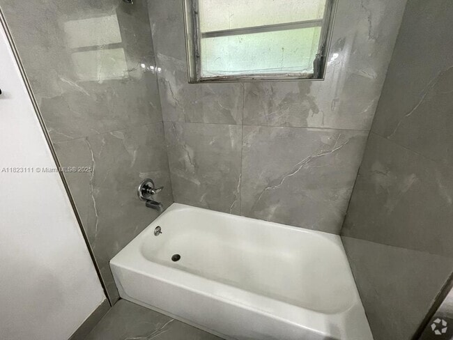 Building Photo - 2530 Pierce St Unit 203 Rental