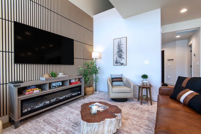 Photo - 690 Stone Peak Lp Unit ID1466390P