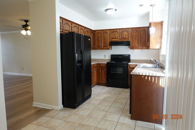 Photo - End Unit Condo Near Fort Eustis For Rent