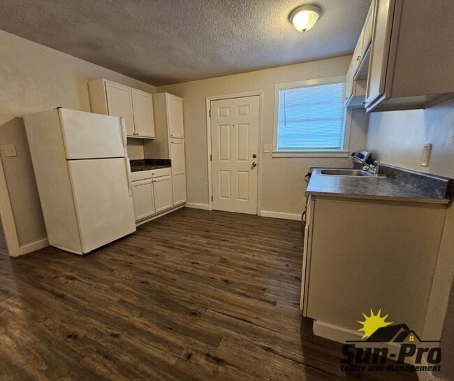 Photo - 708 Georgia St Unit 4