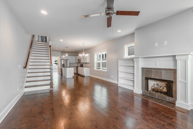 Photo - 517B Southgate Ave