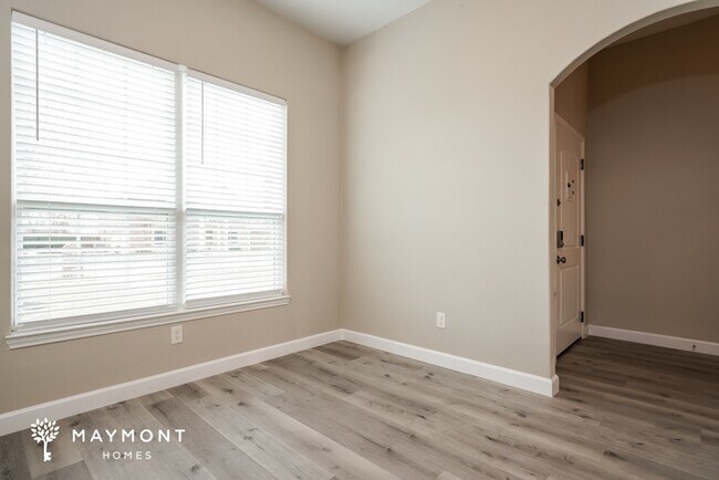 Photo - 721 Shady Meadow Ln