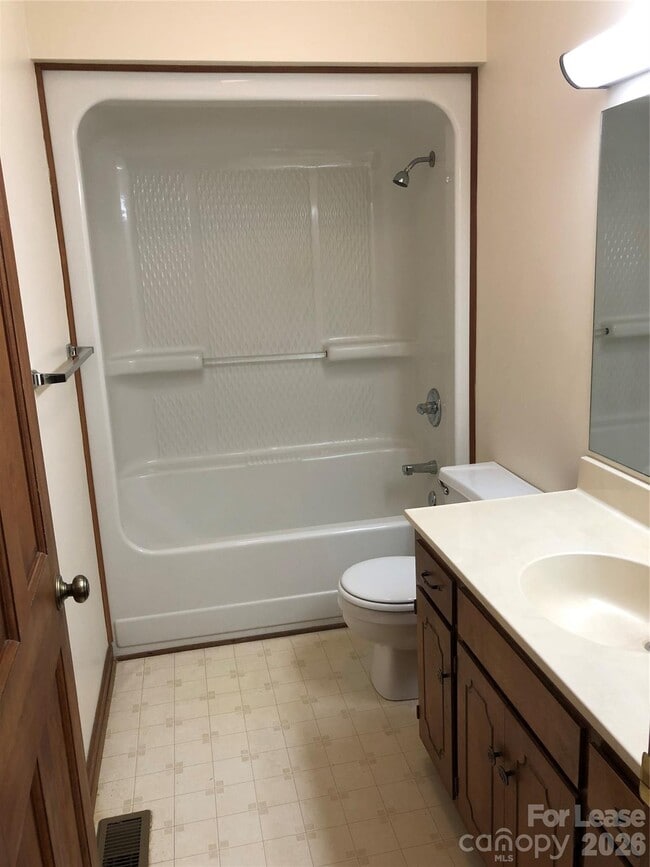 Photo - 107 Hillcrest Dr