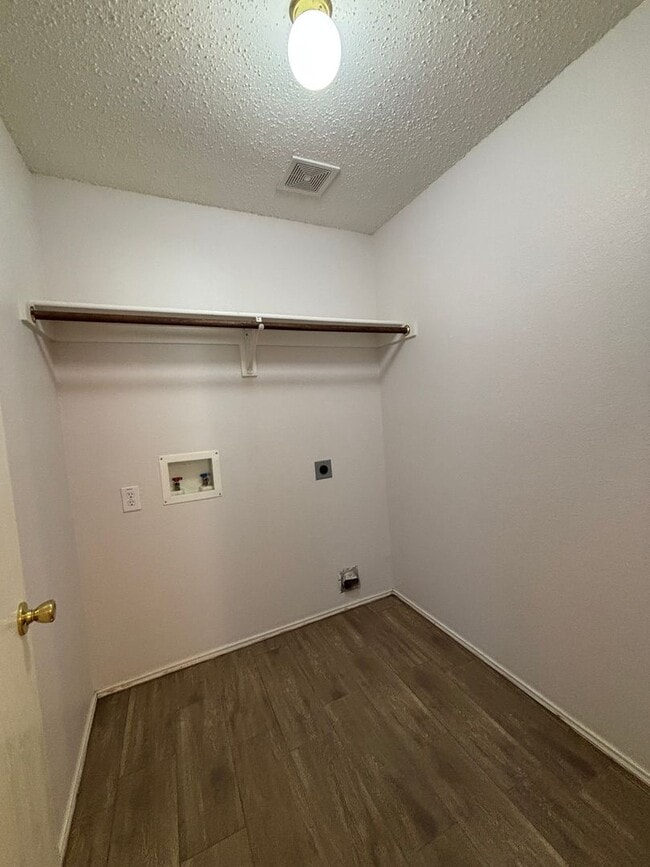 Photo - 813 Sage Cir