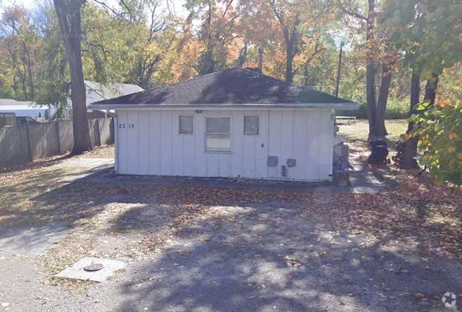 Building Photo - 2315 NW Klamm Rd Rental