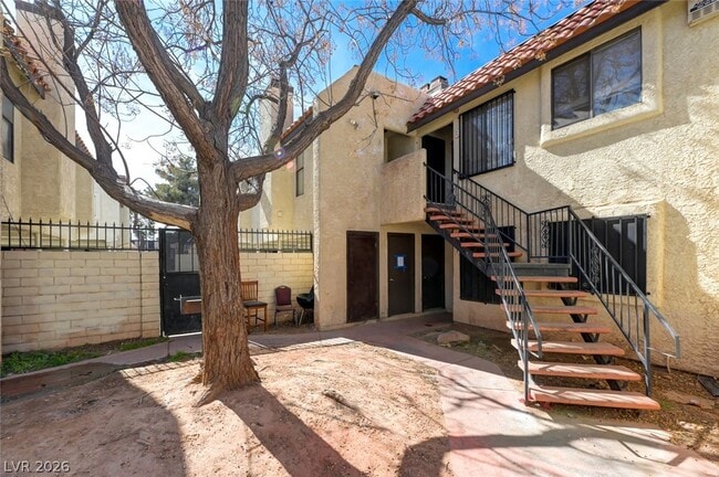 Building Photo - 2125 Sun Ave Unit B