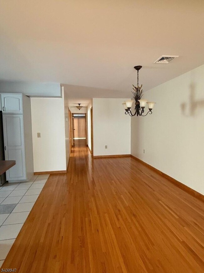 Photo - 76 Van Buren St