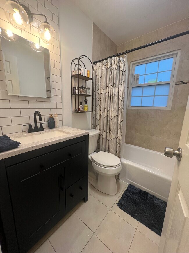 Photo - 44 Maple Ave Unit B