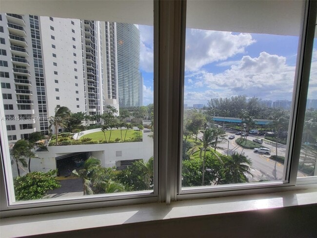 Photo - 19201 Collins Ave Unit 442