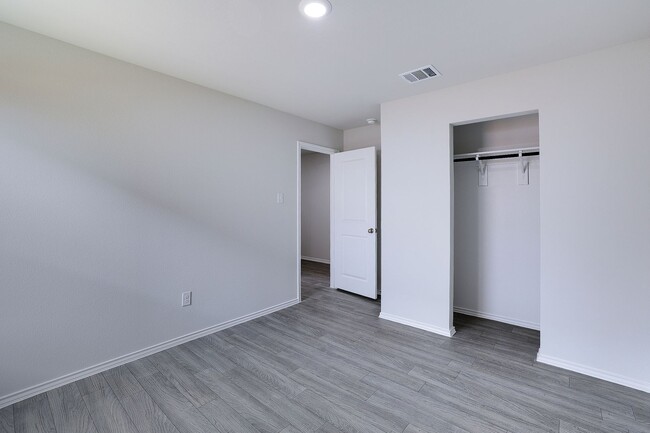 Photo - 829 Eagles Nest Dr
