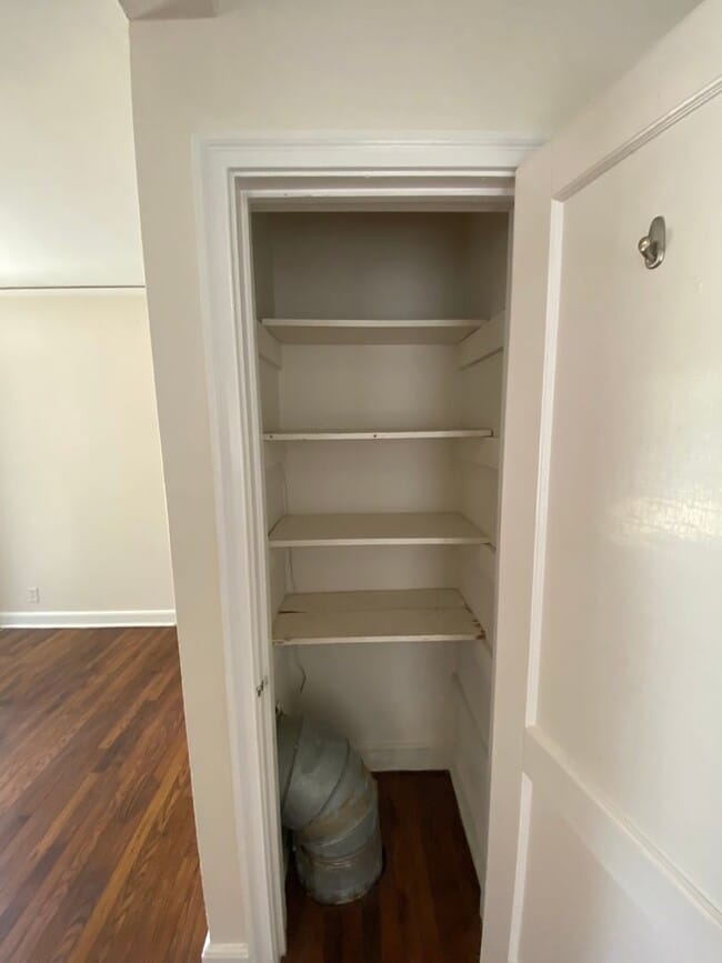 Photo - 2-bedroom, 1 bath home available in Rosewood area!